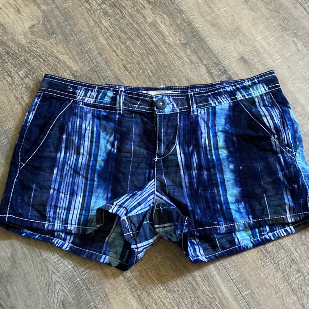 Route 66 Size 4 navy blue/ the dye shorts